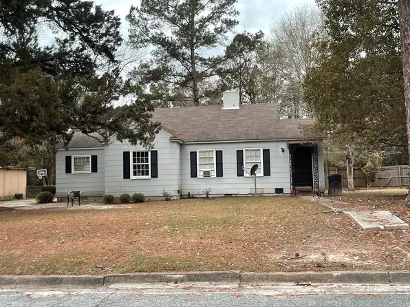 1168 6th St SW, Moultrie, GA 31768