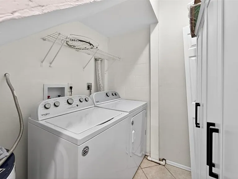 658 Green Valley Rd #B3 — Photo 28