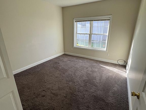 3rd image of 1010 1st Ave