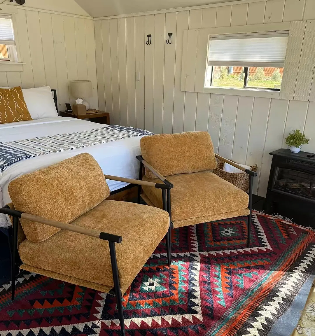 Studio, 200 sqft, $1,100 — Photo 2