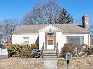 86 Edgemoor Rd, Bridgeport, CT 06606