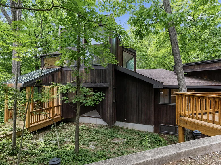1424 Bradford Dr — Photo 42