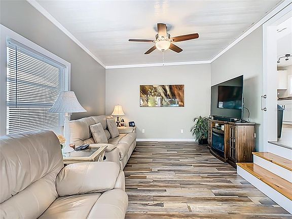 3rd image of 446 Pine Loop