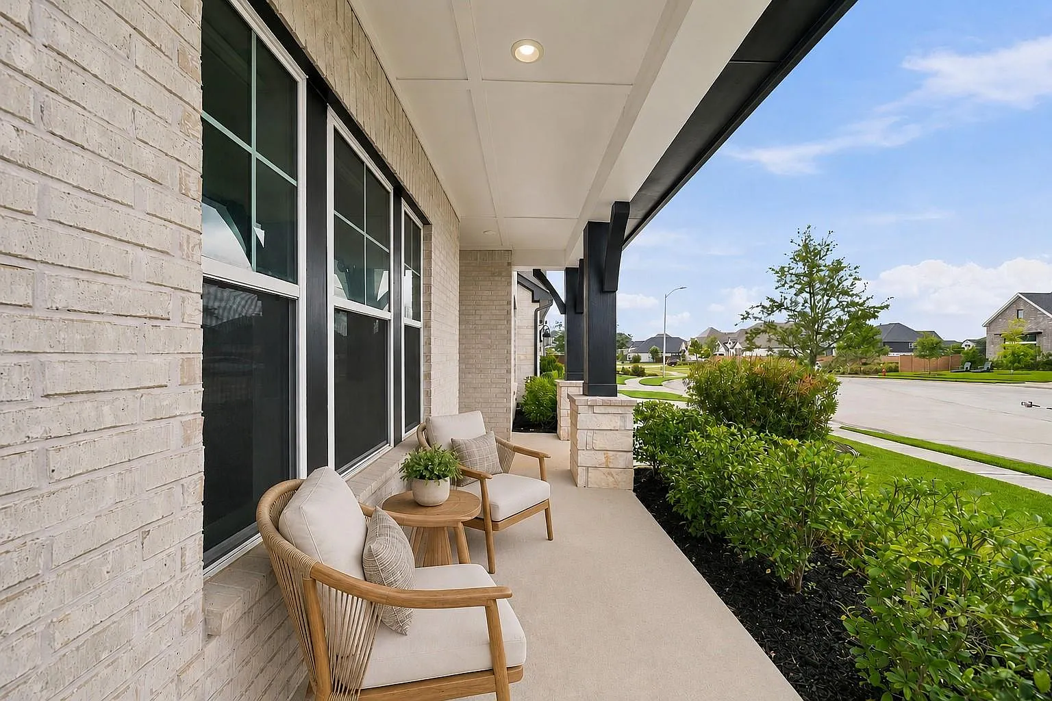 5 bed, 4.5 bath, 3925 sqft, $5,550 — Photo 4