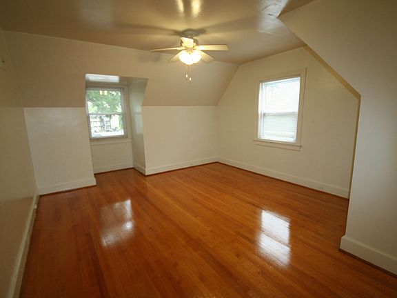 3rd image of 1408 W Chapel Hill St #C