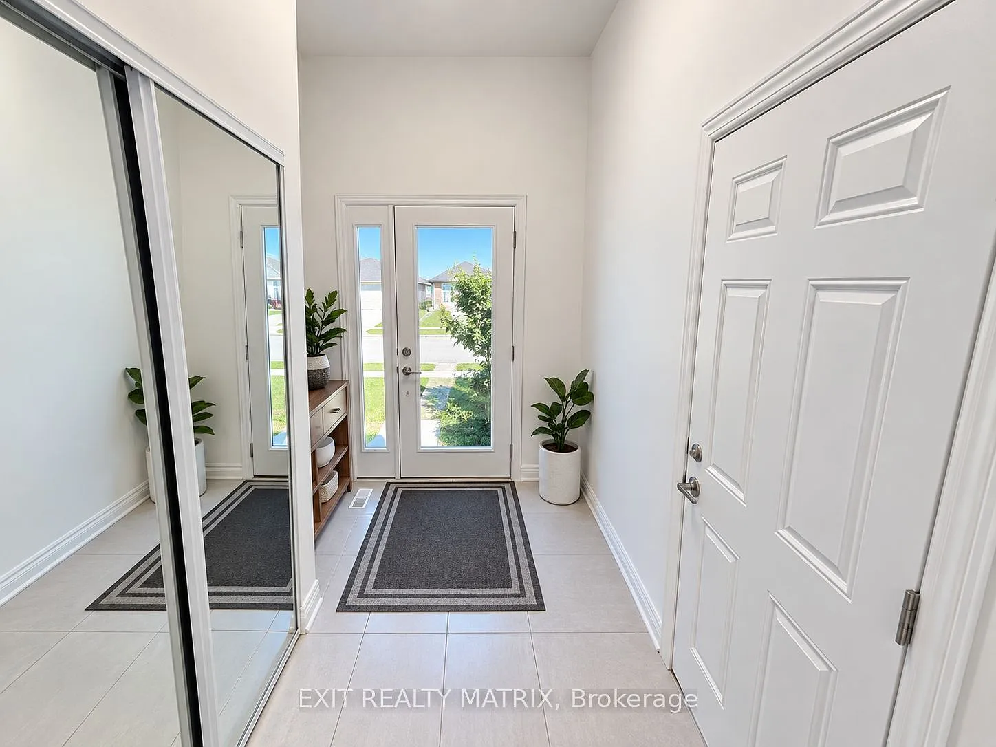 3 bed, $2,600 — Photo 2
