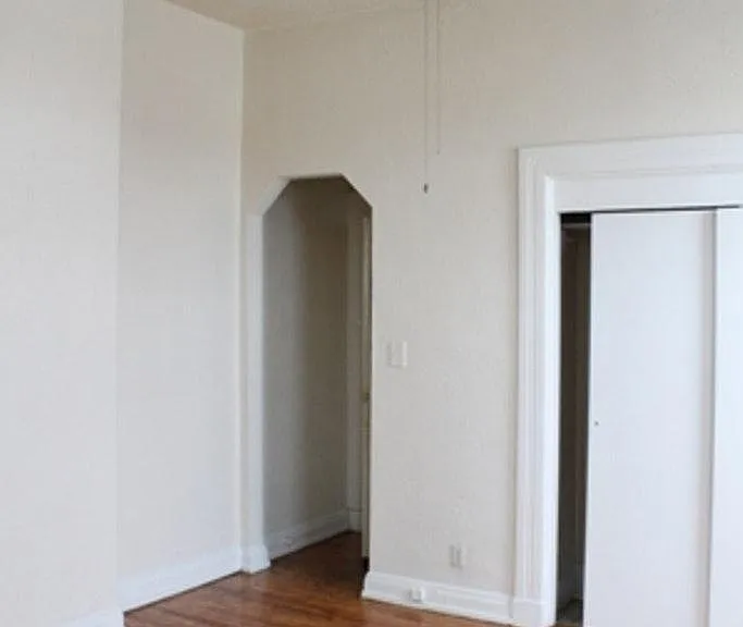 2722 Vine St #9 — Photo 4