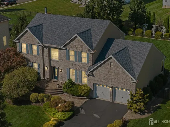 20 Mitchell Dr, Monroe Township, NJ 08831