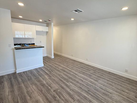 4th image of 2314 Polk St #4