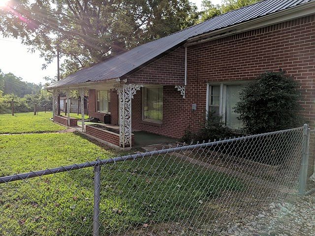 2nd image of 6331 Martin Creek Rd