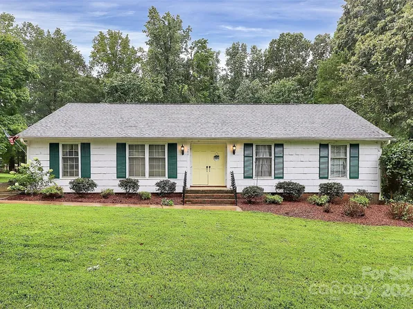 3824 Seneca Pl, Rock Hill, SC 29732