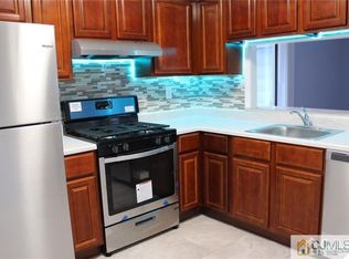 103 Woodbridge Commons Way UNIT 103, Iselin, NJ 08830