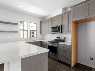 920 Clementine Ct #C, Azusa, CA 91702