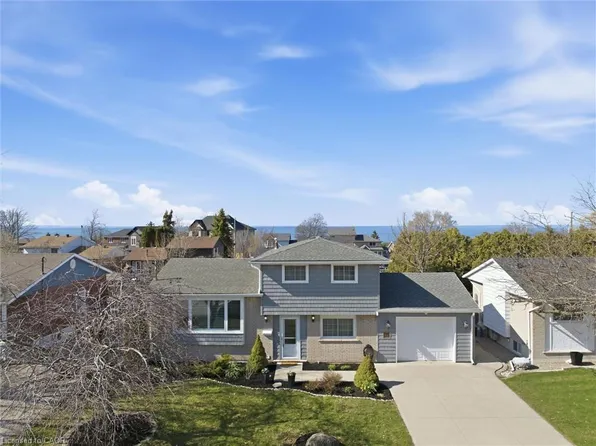 35 Viking Dr, Grimsby, ON L3M 3V2