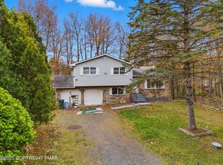 9187 Buttonwood Ct, Tobyhanna, PA