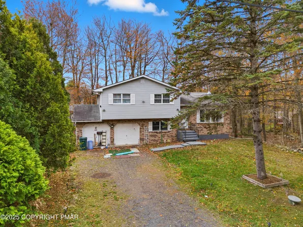 9187 Buttonwood Ct, Tobyhanna, PA 18466