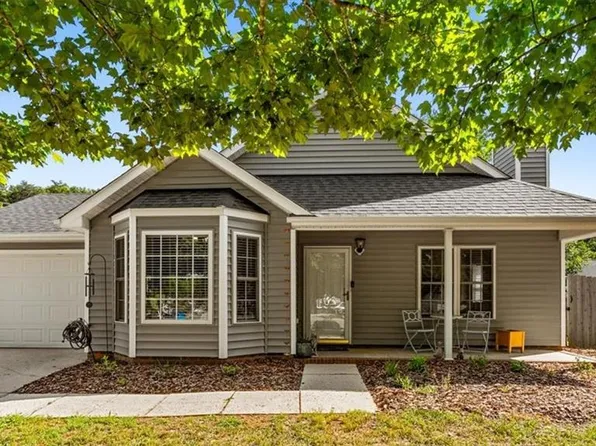 21 Crestbrook Ct, Greensboro, NC 27455