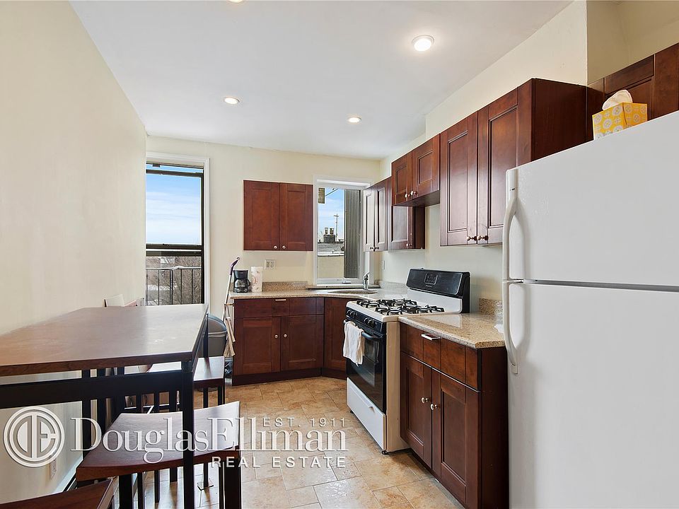1st image of 179 Richards St APT 3R