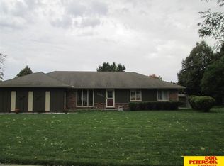 2905 Snead Dr, Fremont, NE 68025