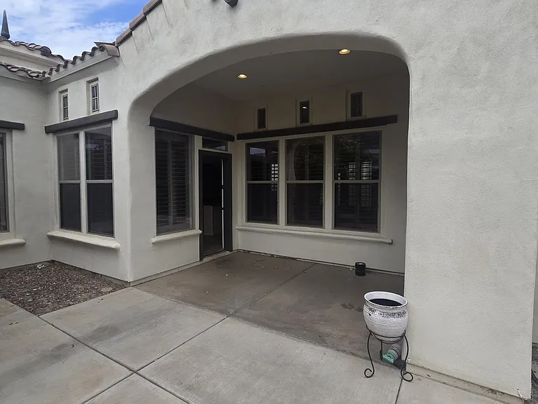 4039 N Park St — Photo 25