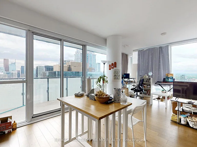 15 Grenville St #3503 — Photo 3