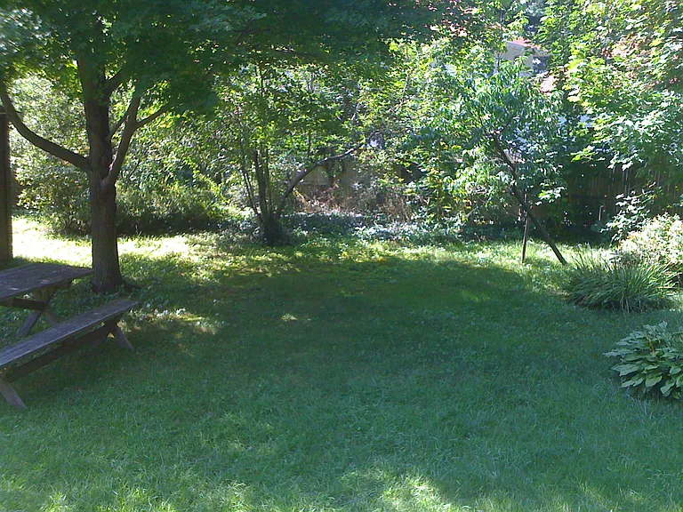 39 Varick Rd — Photo 8