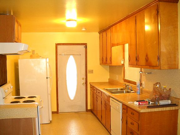 3rd image of 2917 Monterey St