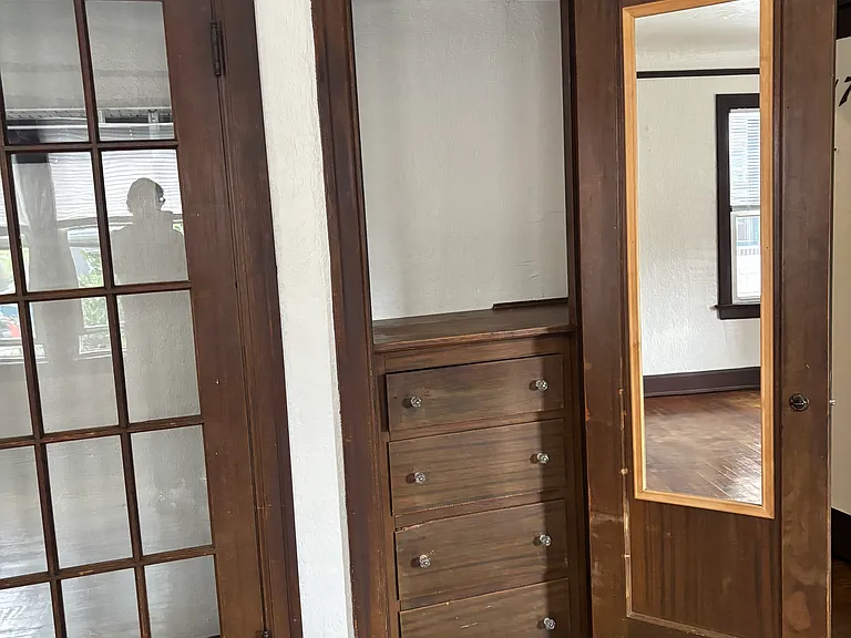 4541 Brooklyn Ave NE — Photo 5