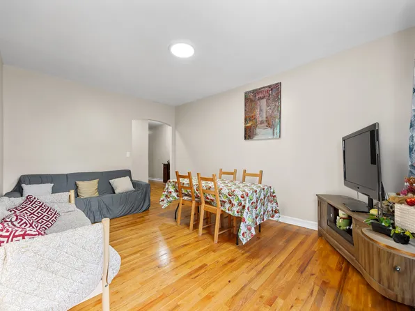 1670 Longfellow Avenue image 10 of 17