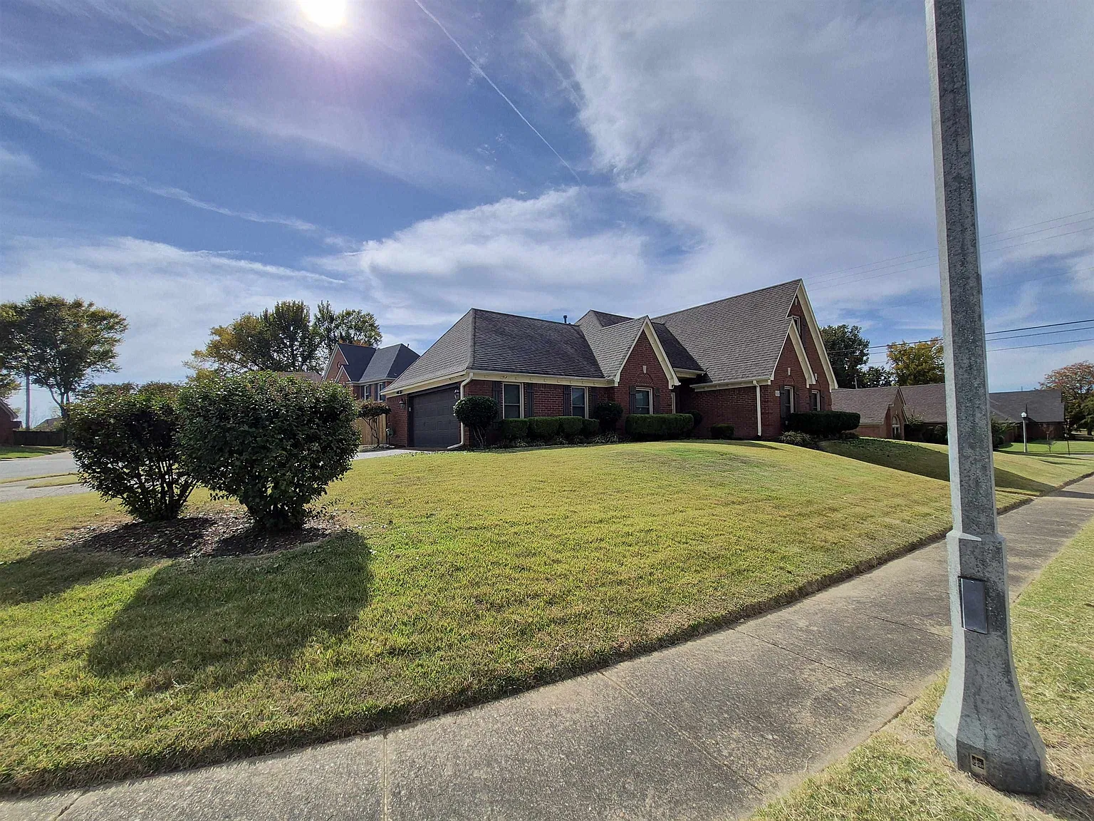 4 bed, 3.0 bath, 2260 sqft, $2,295 — Photo 3