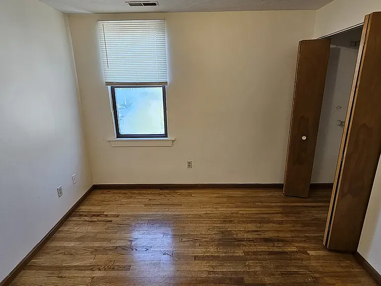 41 Brooks St #8 — Photo 7