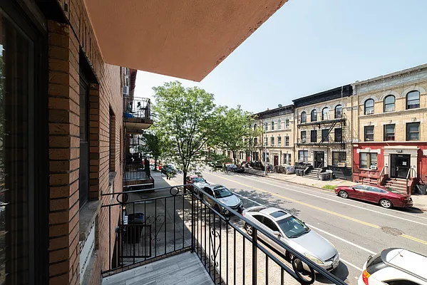 Rented by Joel Scharf, LREB | media 22