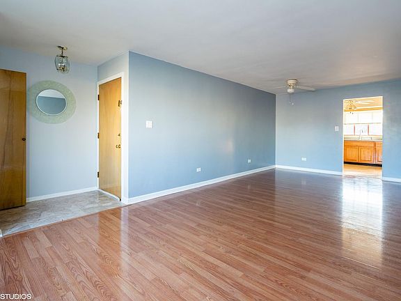 4th image of 3441 W Bryn Mawr Ave APT 1W