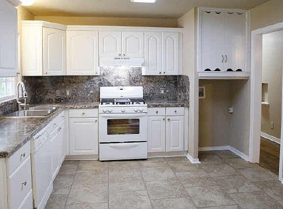 5th image of 1533 Nash St