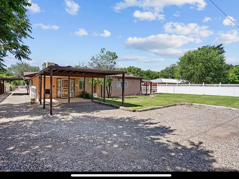 707 Calle Del Pajarito NW — Photo 4