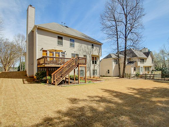 4th image of 2628 Lake Forest Trl