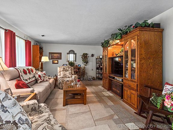 5th image of 1122 SE Greystone Ave