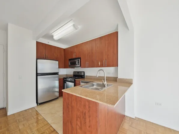 888 Main Street 1010 image 3 of 57