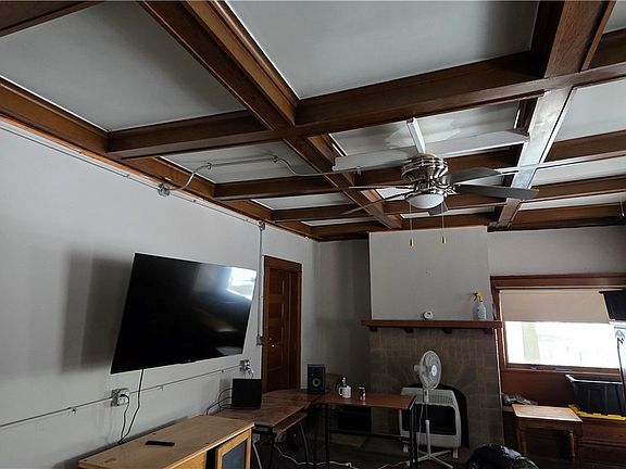 3rd image of 219 Whitely St