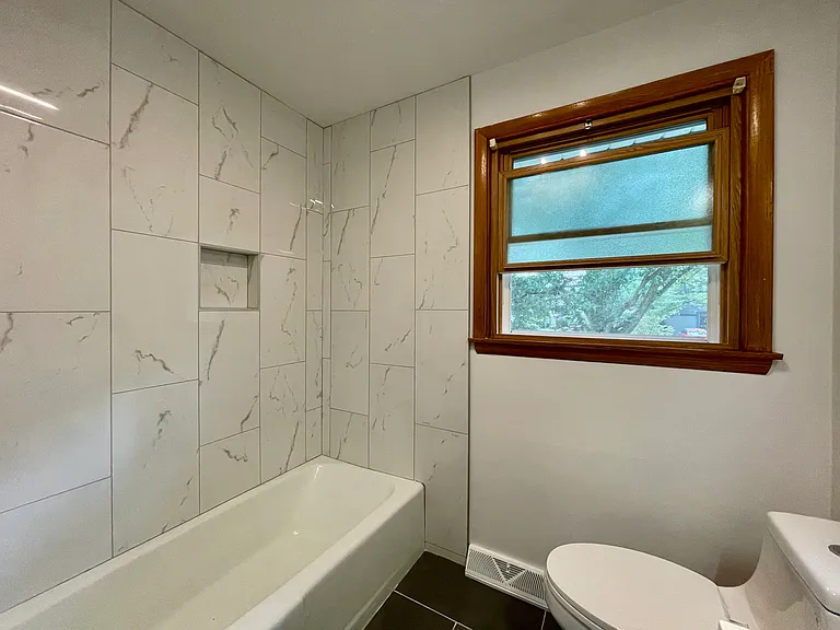 302 N Meadow Ln — Photo 9
