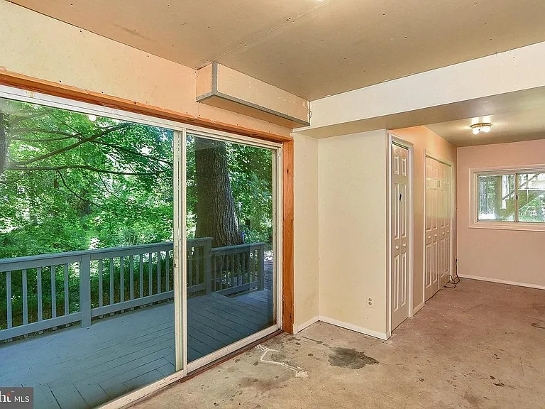 459 Monument Dr — Photo 20