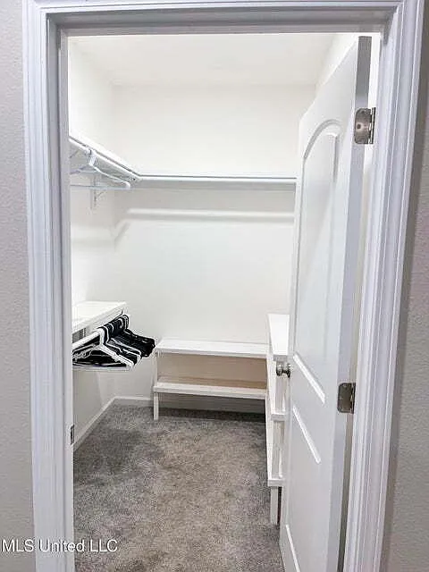 3 bed, 2.0 bath, 1332 sqft, $2,000 — Photo 3