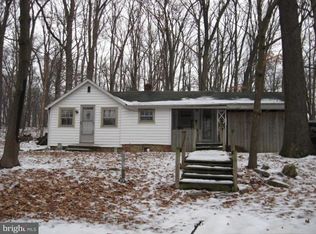 1187 S Lake Rd, Spring Grove, PA 17362