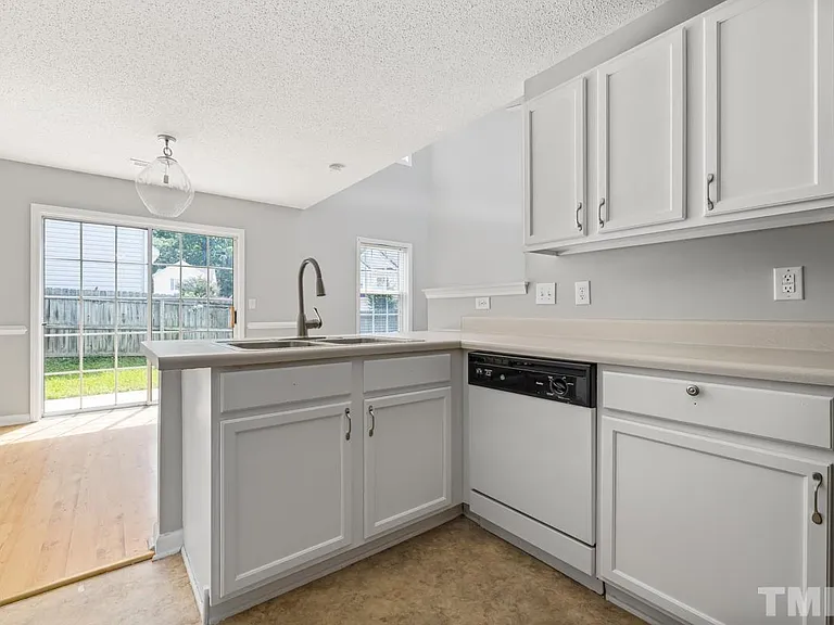 100 Lacombe Ct — Photo 10