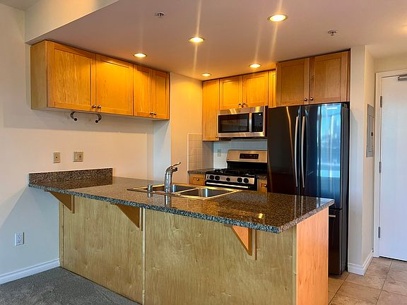 5th image of 1420 Terry Ave Unit 1702