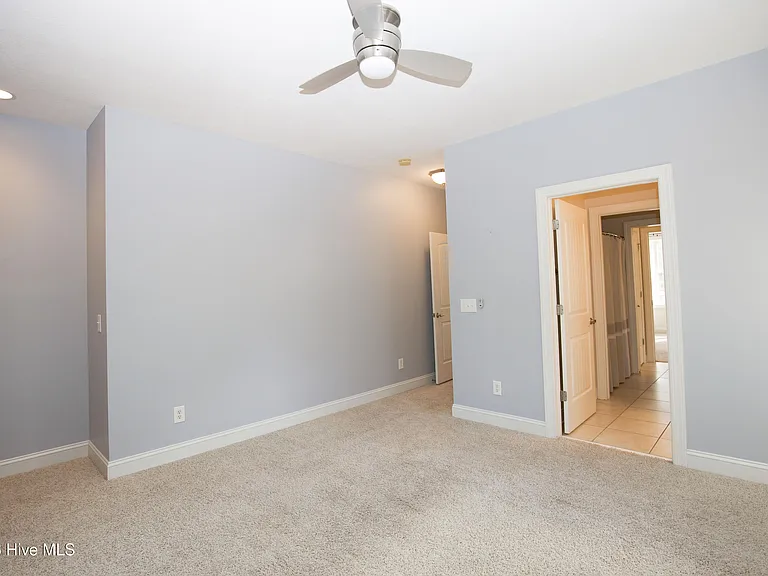 16 Montrose Ct — Photo 67