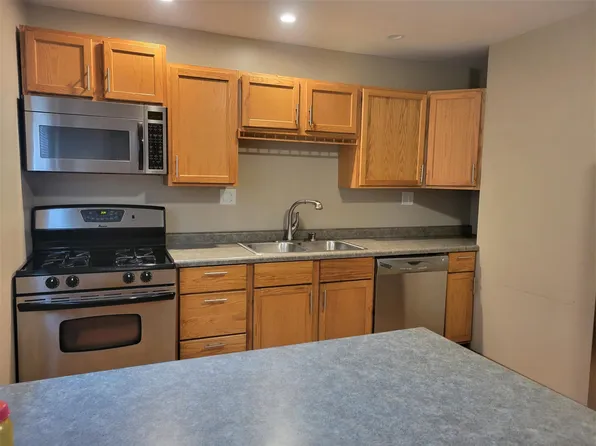 52 N Glenwood Ave, Glenwood, IL 60425