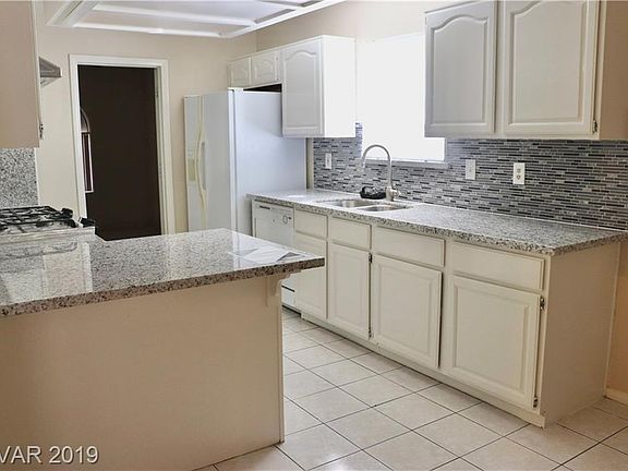 2nd image of 3821 Longs Peak Ct