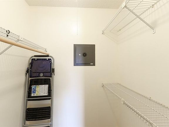 2nd image of 7118 N Holiday Dr #7118