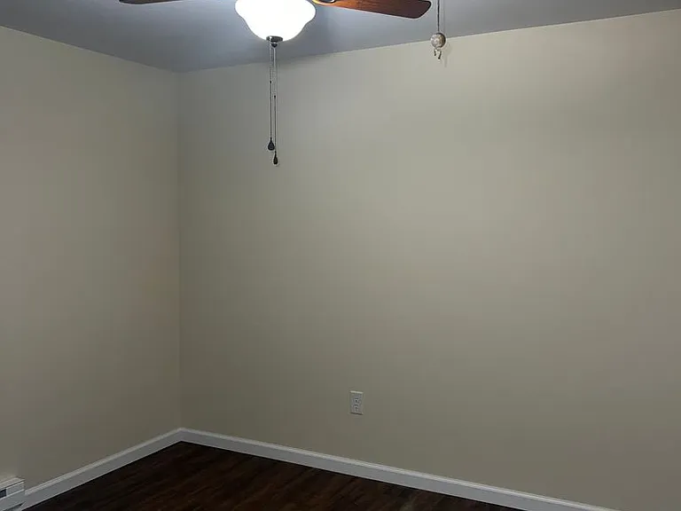 Maple Leaf Apartments — Photo 12